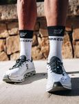 Compressport Mid Compression Socks White / Black